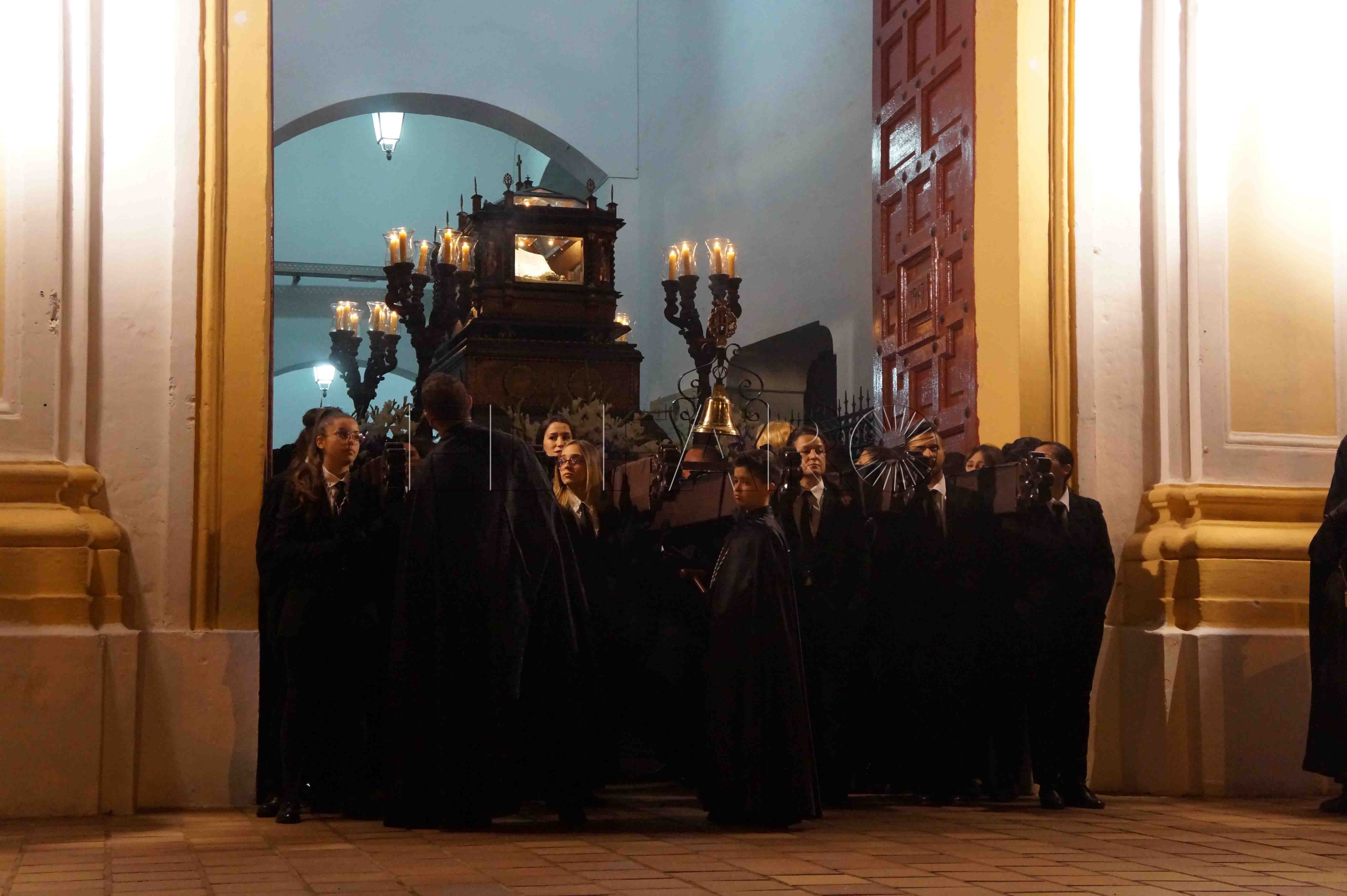 SANTO ENTIERRO La Cofradía del Nazareno necesita portadores