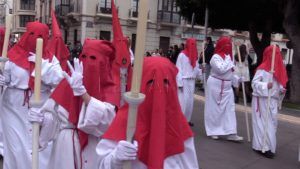 SENTENCIA 3 El incienso rodea a Jesús sentenciado la noche del Lunes Santo