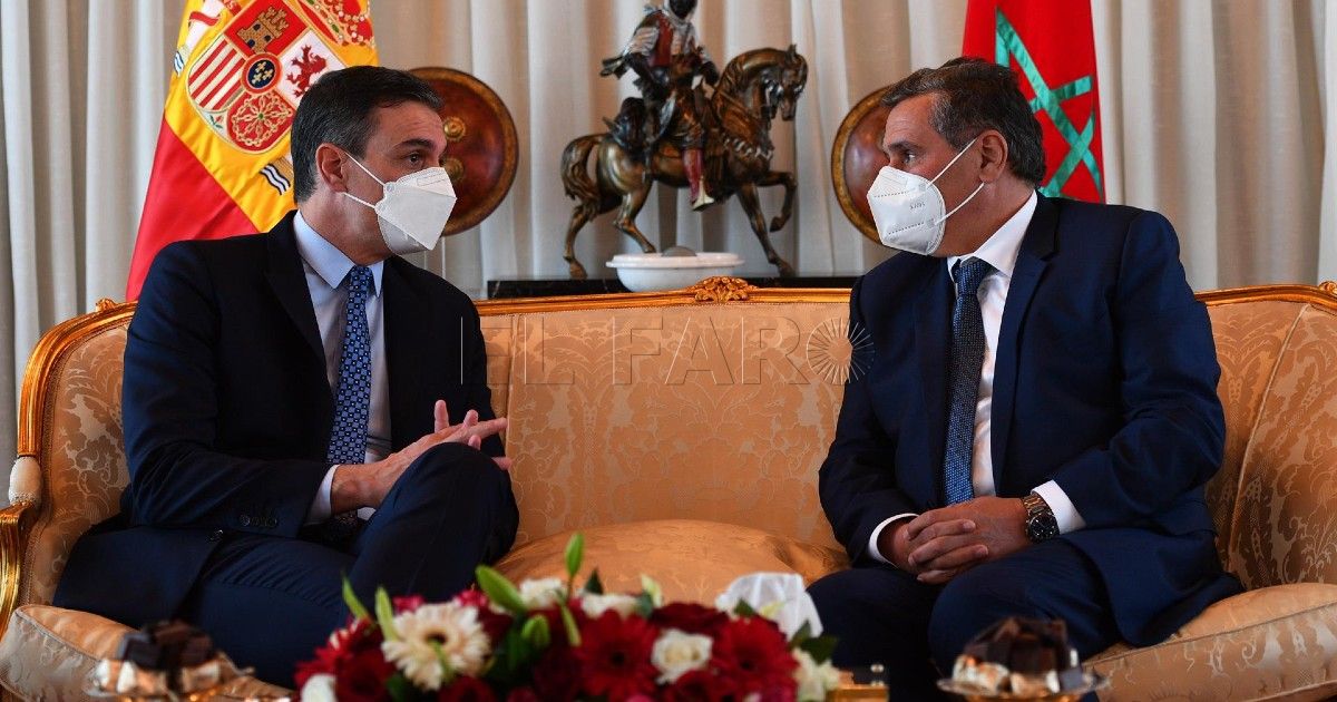 Sánchez y el jefe de Gobierno marroquí Sánchez regresa a España tras pactar con Mohamed VI una nueva etapa bilateral