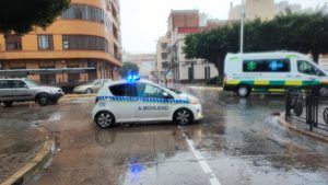 WhatsApp Image 2022 04 05 at 10.35.18 AM El temporal se ceba con Melilla: calles inundadas y el río de Oro como nunca