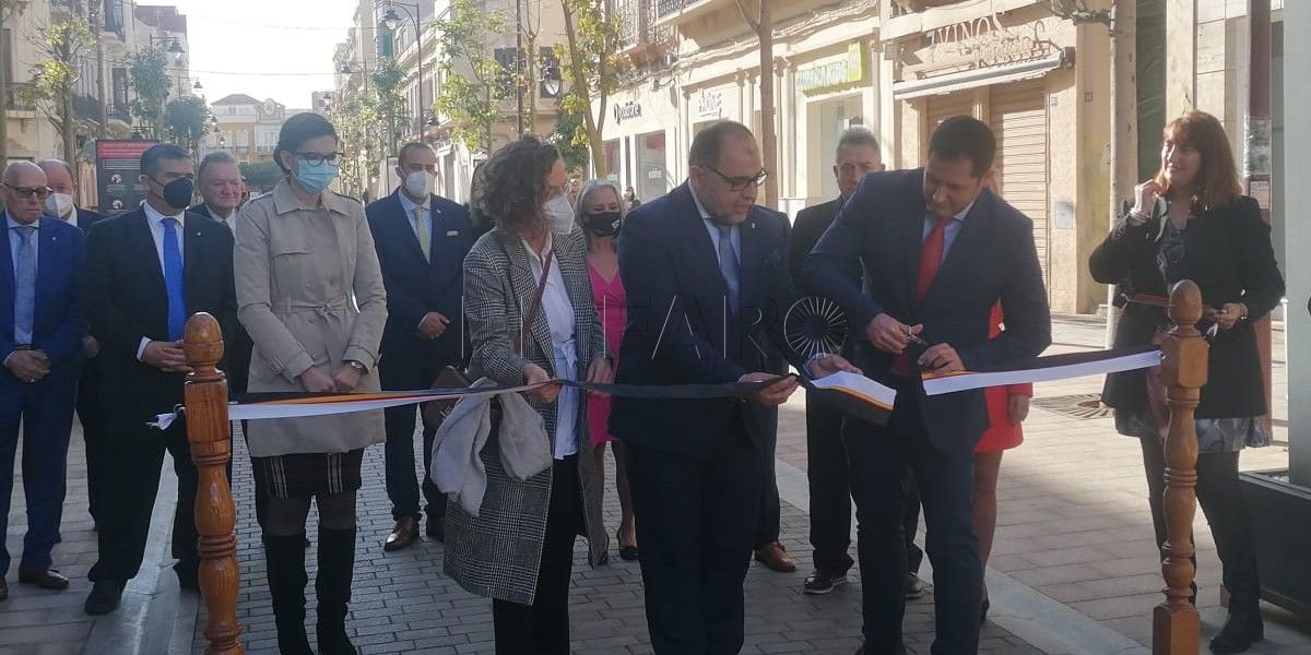 inauguracion ceuta La calle O'Donnell acoge una exposición dedicada a Ceuta