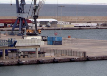 puerto1 El tráfico portuario de pasajeros y vehículos en Melilla subió con respecto al primer trimestre de 2021