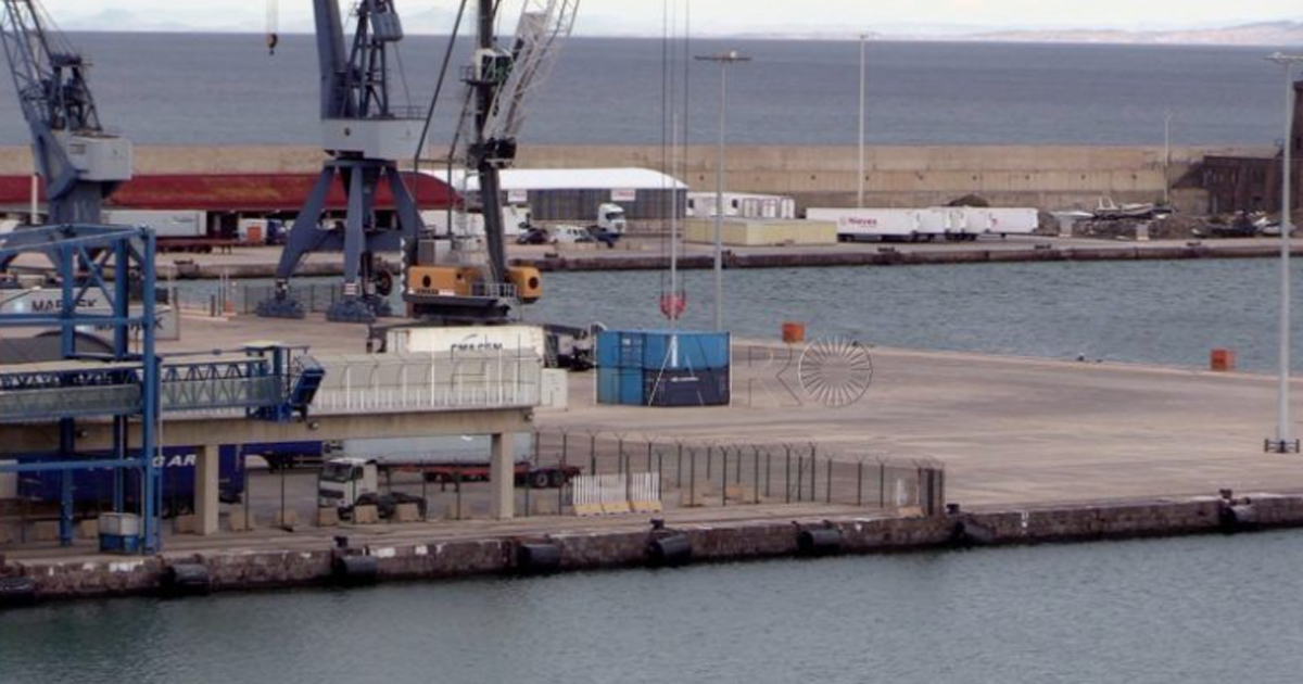El tráfico portuario de pasajeros y vehículos en Melilla subió con respecto al primer trimestre de 2021