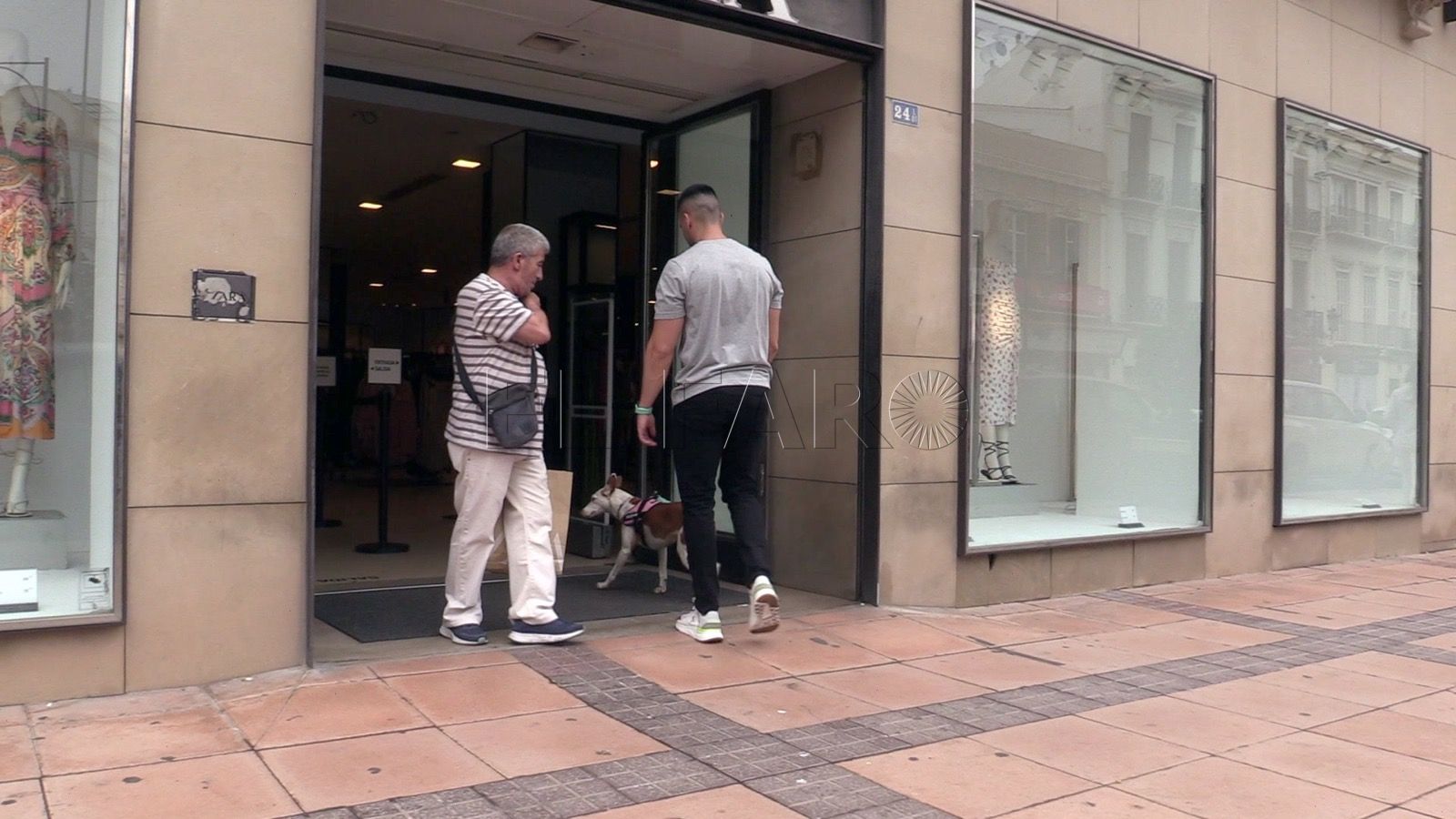 1 4 Las mascotas, bien recibidas en los comercios de Melilla