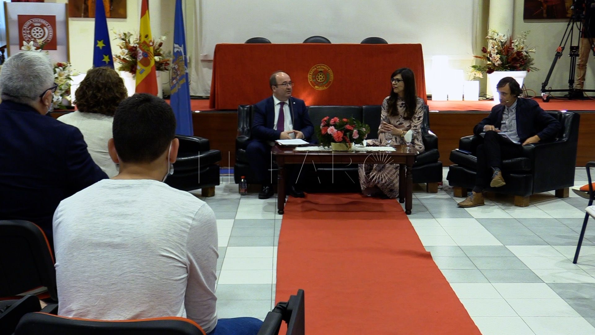 El ministro de Cultura se reúne con los estudiantes melillenses para hablar del Bono Cultural Joven