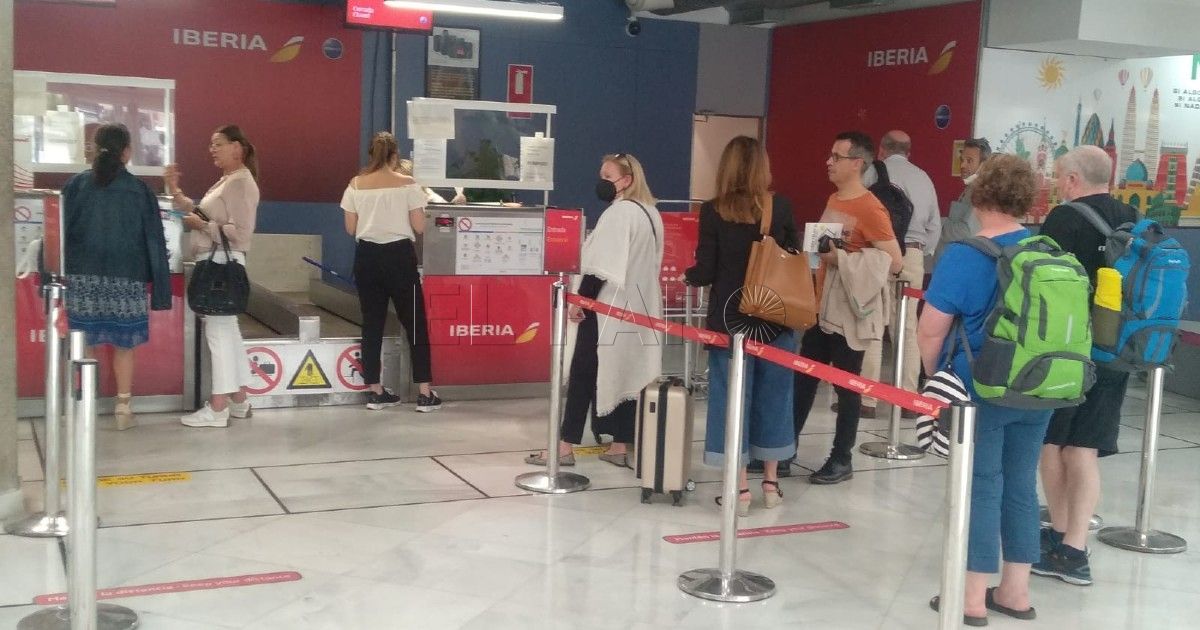 Aeropuerto 1 Trabajadores de la limpieza del aeropuerto de Melilla llevan dos meses sin cobrar sus nóminas de Ingemont Tecnologías