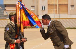 Despedida del Estandarte 1 El Regimiento Mixto de Artillería nº 32 conmemora el 2 de Mayo