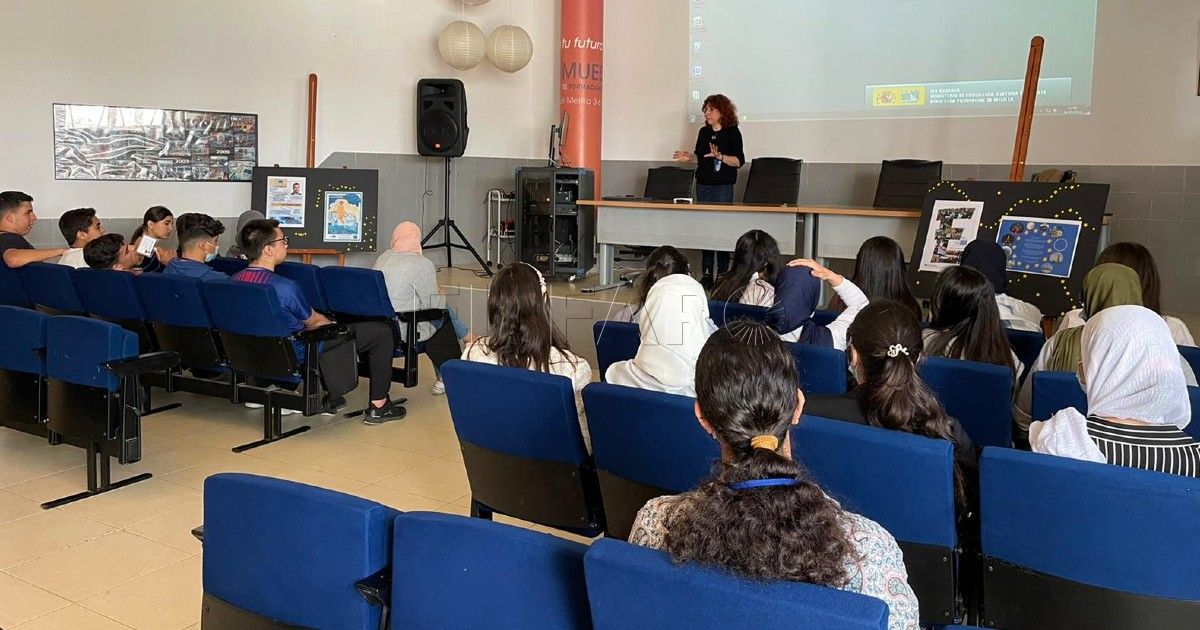 Embajadores Coordinadora de las Escuelas Embajadoras del Parlamento Europeo visita el IES Rusadir