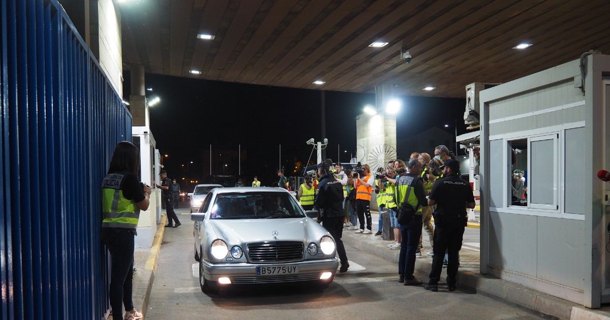 Entrando por la frontera La frontera de Melilla registra el tránsito de 5.651 personas y 1.923 vehículos