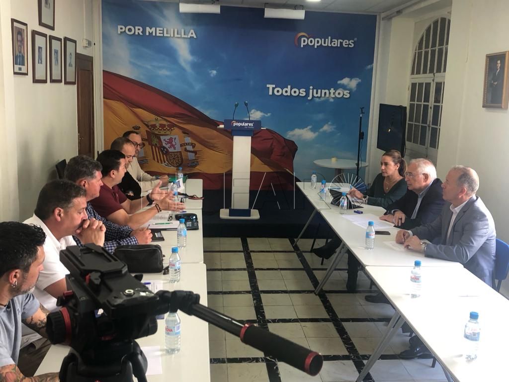 REUNION Apoyo a la plataforma de policías y guardias civiles