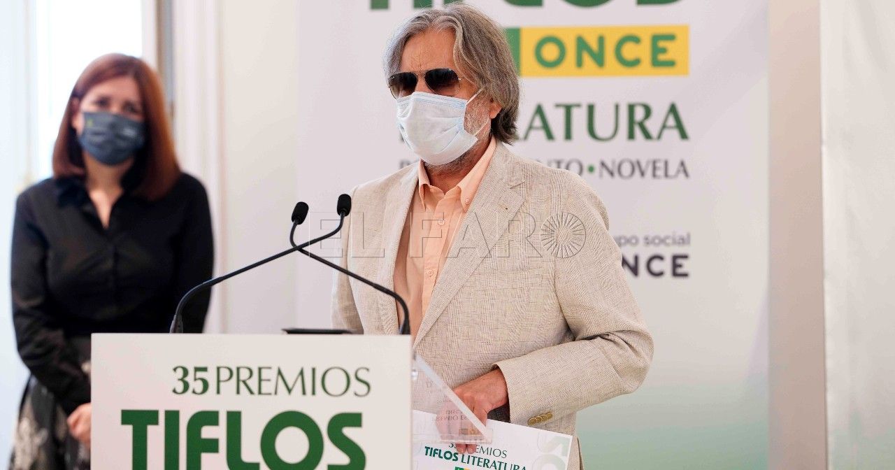 Tiflos El melillense Antonio José Carmona recoge dos Premios Tiflos 2021 para escritores ciegos