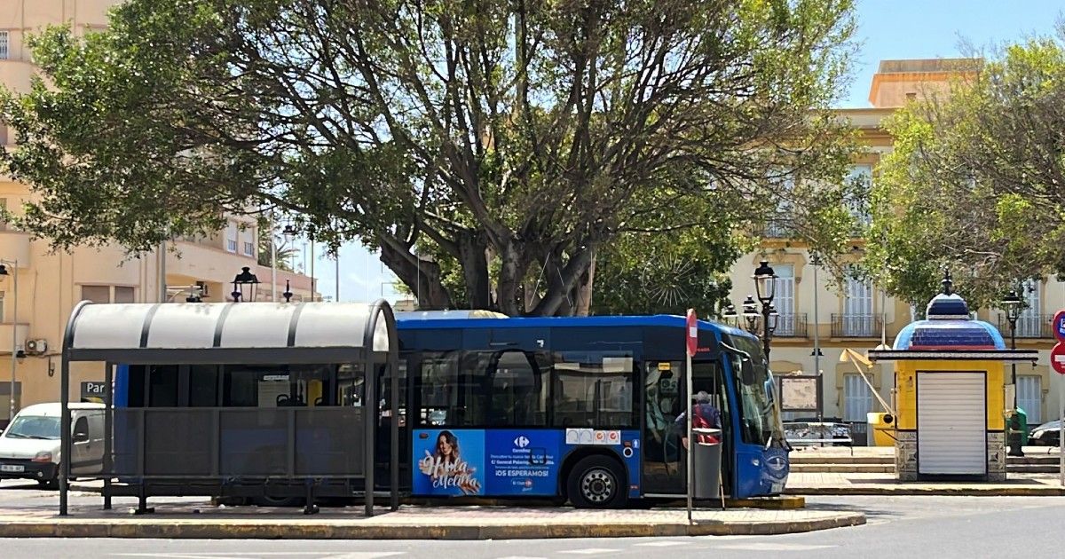 Transporte Melilla UGT arremete contra Hassan Mohatar, ahora por las marquesinas