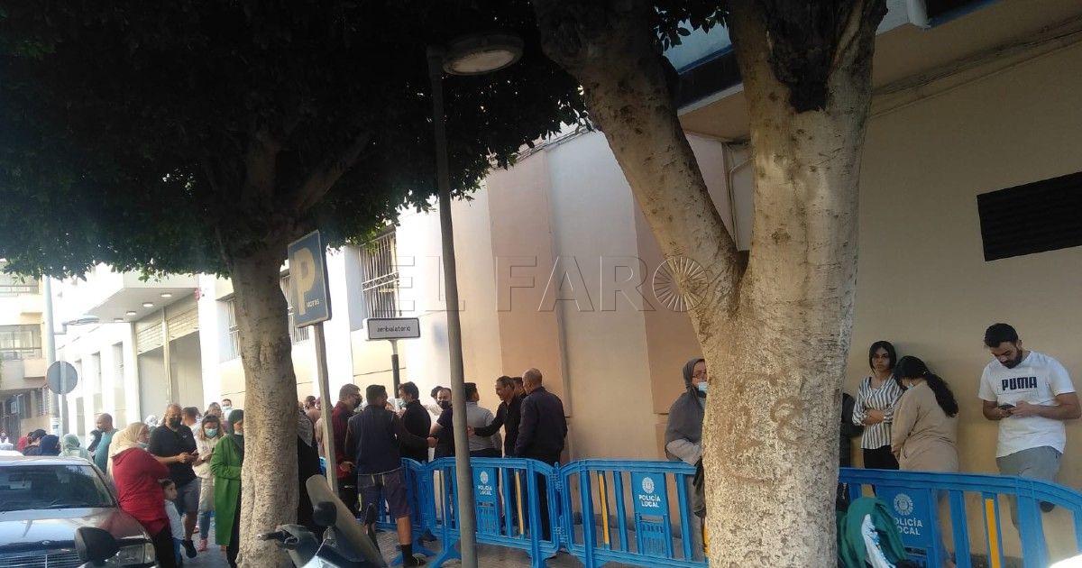 Vacunación Más de 2.400 personas vacunadas en Melilla en tres días desde que abrió la frontera
