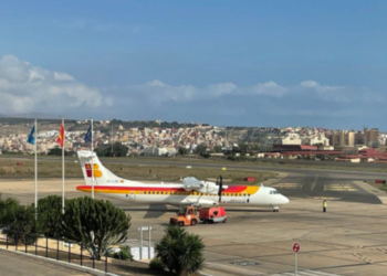 avion Vox Melilla reclama al Gobierno “un transporte aéreo digno”