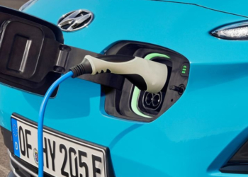 coche electrico Convocatorias para gestionar ocho postes de recarga y un sistema de lavado de coches
