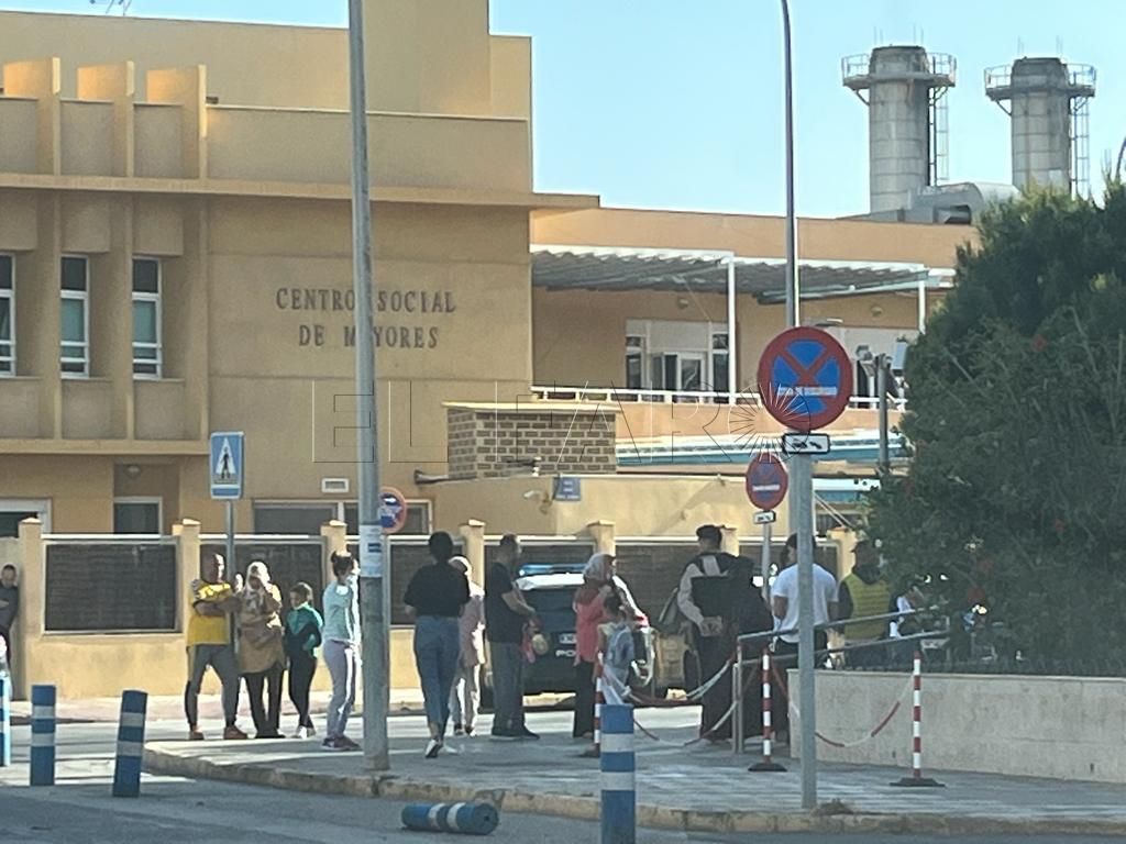 colas comisaría No hay cita previa en Melilla para sacar el DNI ni el pasaporte