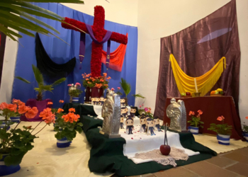 cruz de mayo La Plaza de Toros invita a visitar las cuatro Cruces de Mayo que exhibe la Cofradía del Nazareno