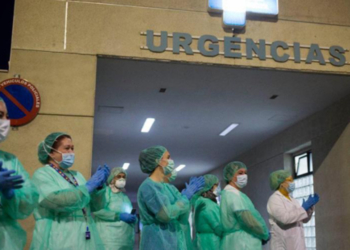 enfermeras Personal de enfermería reclamará mañana mejores condiciones de trabajo frente al Hospital Comarcal