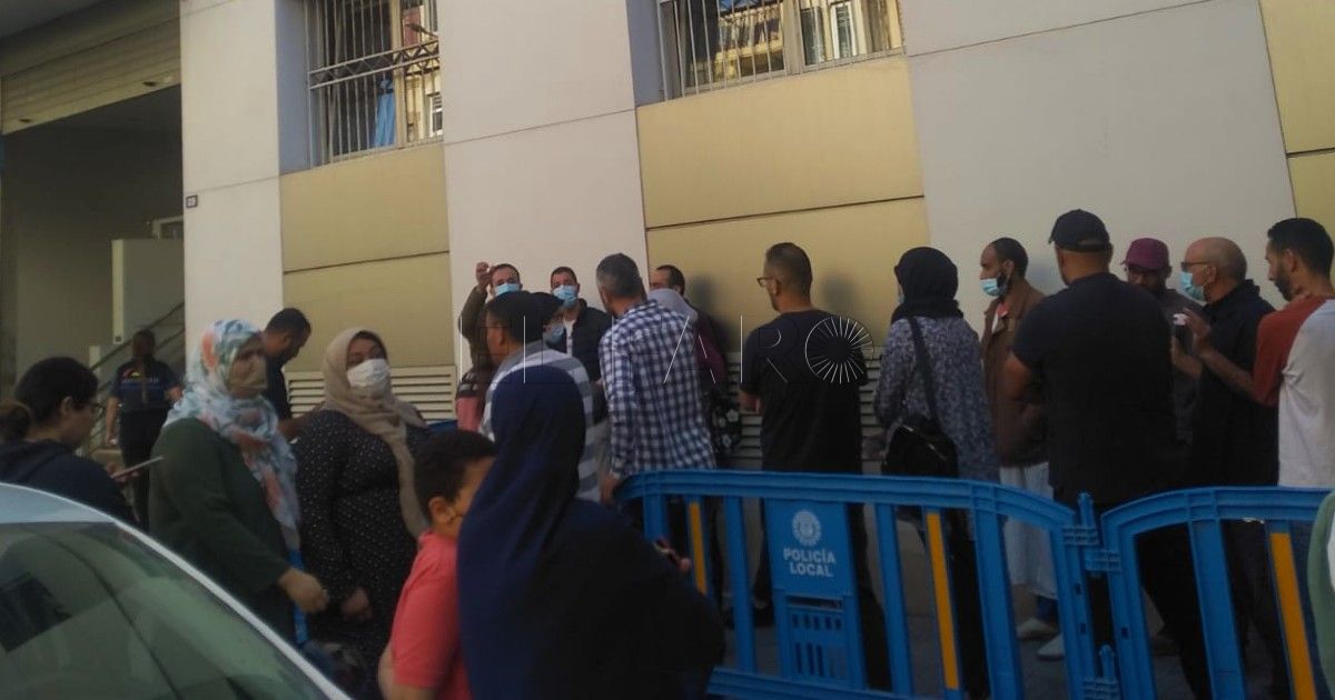 portada vacunacion Covid en Melilla: UGT llama a acabar con el "caos" provocado por la aglomeración para vacunarse