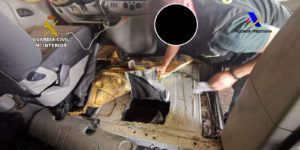 04 lugar localizacion droga La Guardia Civil de Melilla halla casi 45 kg de polen de hachís en una furgoneta que iba a subir al barco de Motril