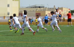 6. FOTO FÚTBOL e1655653134584 Campamentos, talleres y cursos para el verano de los más pequeños