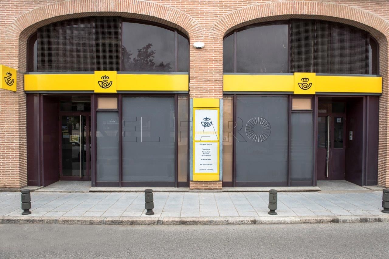 Correos NuevaImagen Oficina 1 red CCOO y UGT denuncian la tasa de cinco euros de Correos en Melilla