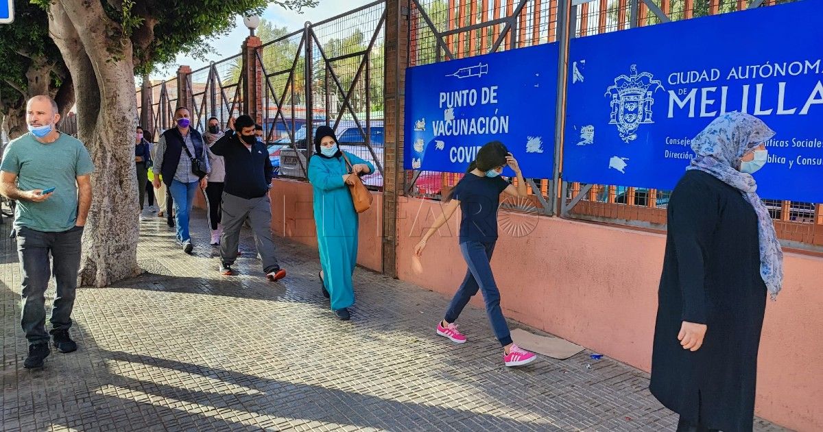 Foto vacunación Darias avanza que habrá una cuarta dosis anticovid "para toda la población"