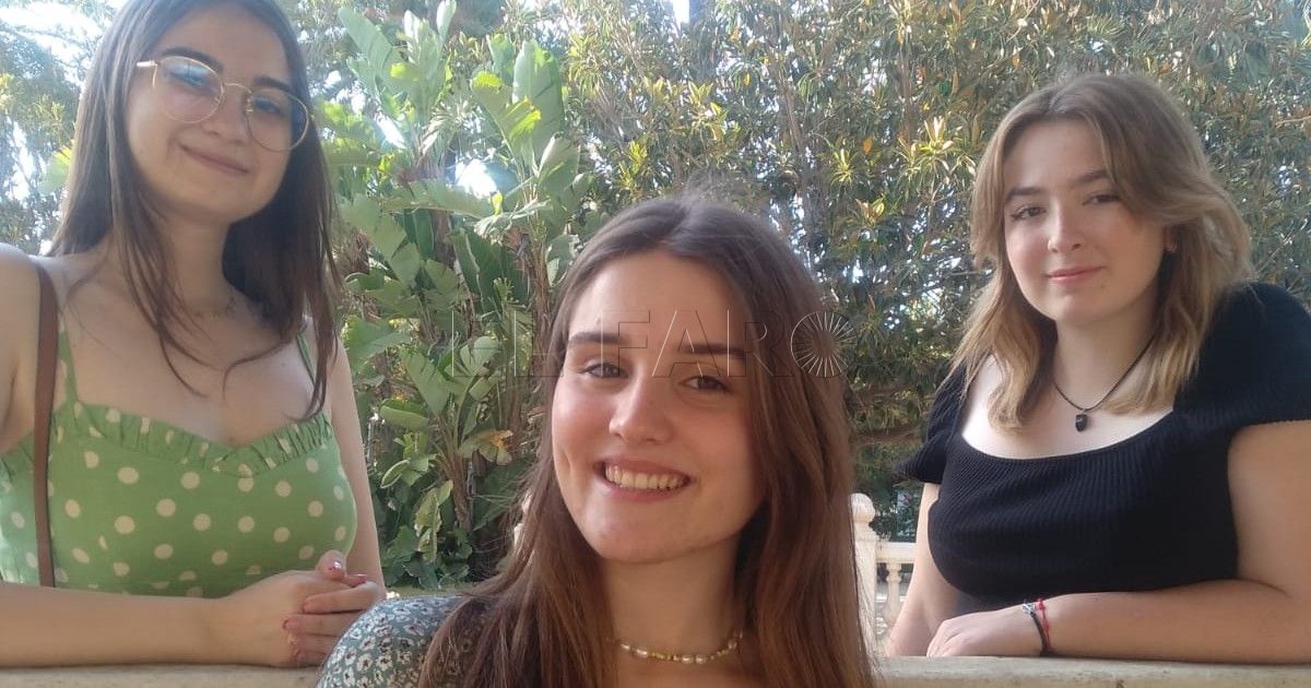 Las mejores de la EBAU en Melilla Natalia, Alba y María Angustias: juntas en el cole de Melilla desde los tres años y ahora las mejores en la EBAU