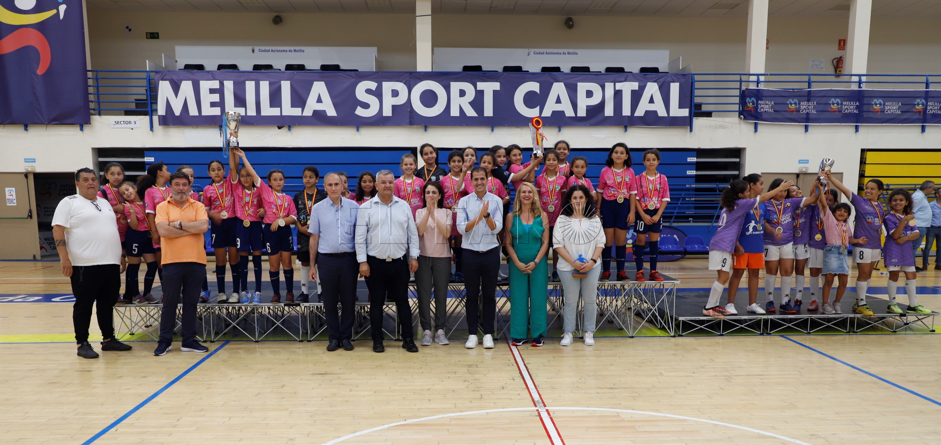 PODIO BENJAMIN La Liga Escolar Femenina echa el cierre con una jornada espectacular de fútbol sala