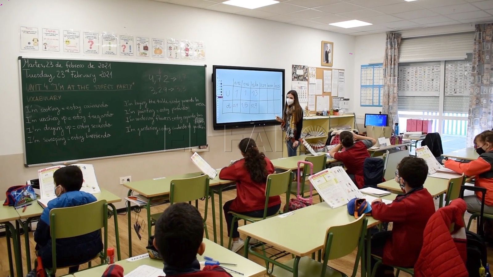 aula y alumnos y colegio Los opositores a maestros salen a escena