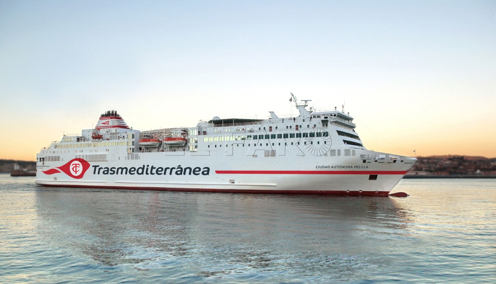 barco trasmediterránea Refuerzo para la línea marítima entre Málaga y Melilla