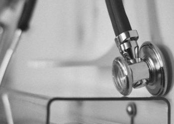 medicos El ICOMME exige una respuesta de Ingesa para acabar con la desigualdad salarial