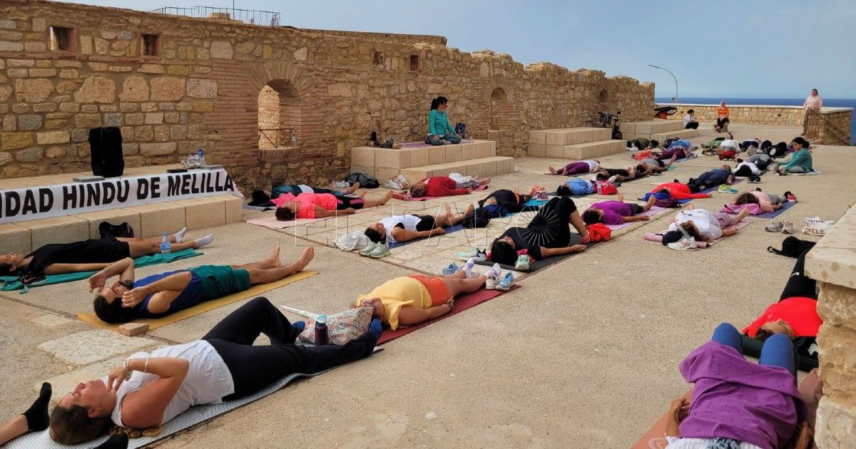 yoga 1 Celebran el Día Internacional del Yoga con un taller en el Fuerte Victoria Chica