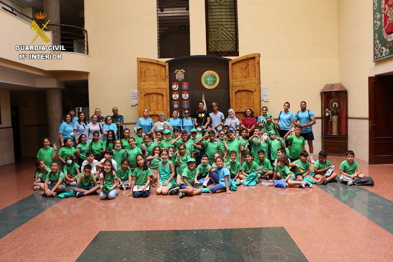 05 Foto de familia Jornada de convivencia de la Guardia Civil y las religiosas de María Inmaculada