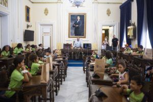 6 2 De Castro, con los niños de los Campamentos de Verano de “Inserción”