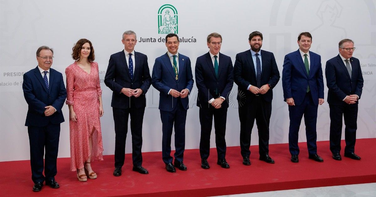De Castro en la toma de posesión de Juanma Moreno ¿Qué hacía De Castro en Sevilla?