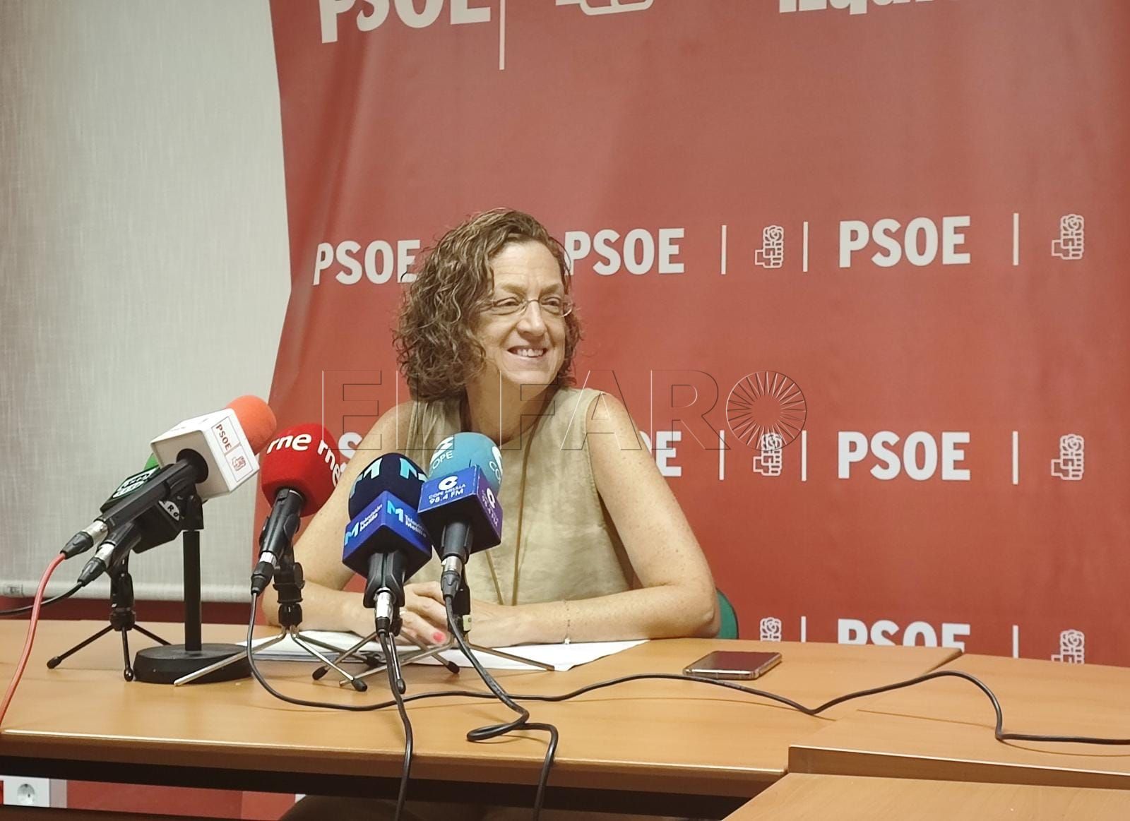 Gloria Rojas Rojas defiende que el PSOE votase a favor de la prórroga del contrato de limpieza para evitar despidos