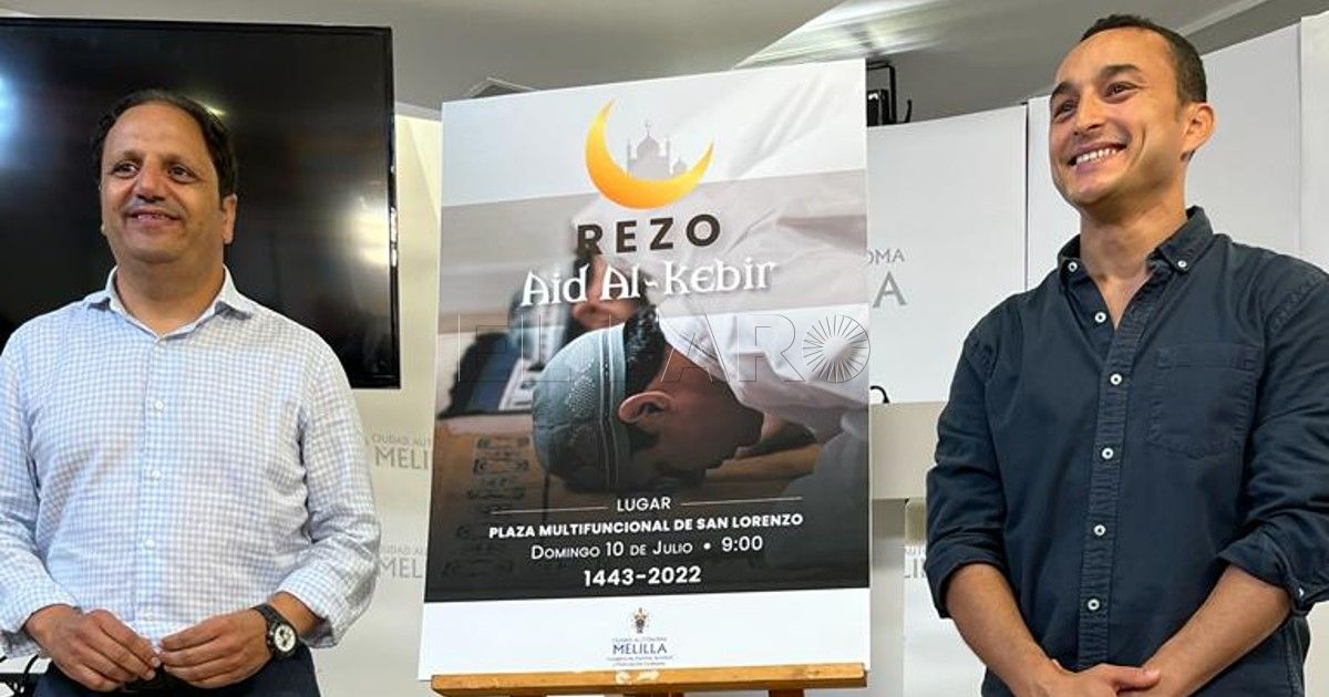 Hassan Mohatar y Mohamed Ahmed Al lal Cuatro líneas gratis de COA, tres taxis gratuitos y parking libre para el rezo del Aid Al Kebir en la Plaza Multifuncional