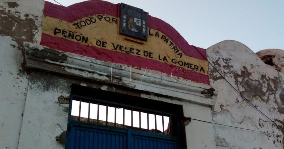 Defensa publica el proyecto de demolición de la Torre del Reloj del Peñón de Alhucemas y Vélez