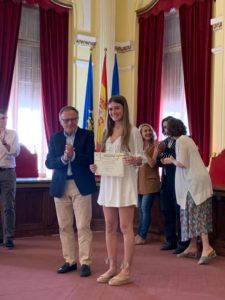 WhatsApp Image 2022 07 01 at 2.14.43 PM 1 Las mejores calificaciones académicas de Melilla reciben su premio en el Salón Dorado de la Asamblea