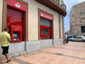 WhatsApp Image 2022 07 07 at 7.56.13 PM Esperar colas y tener que pedir cita, lo que más odian muchos melillenses de los bancos