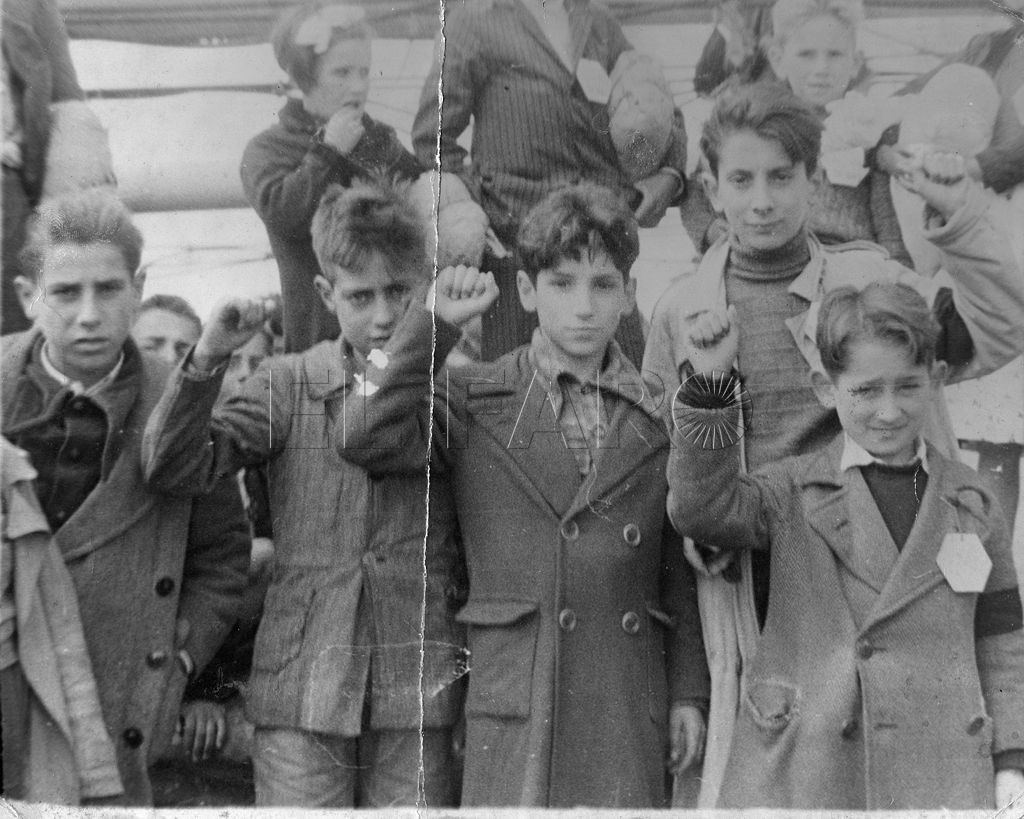Grupo de menores enviados al extranjero. Foto tomada entre 1937 y 1938.