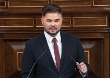 rufian 1 Sánchez reprende a Rufián por exhibir en el Congreso tres balas marroquíes halladas en la valla de Melilla