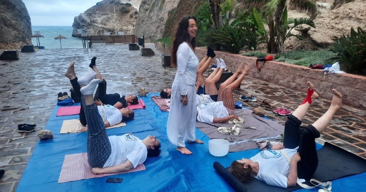 yoga 1 Yoga al amanecer y al atardecer de este sábado en Melilla