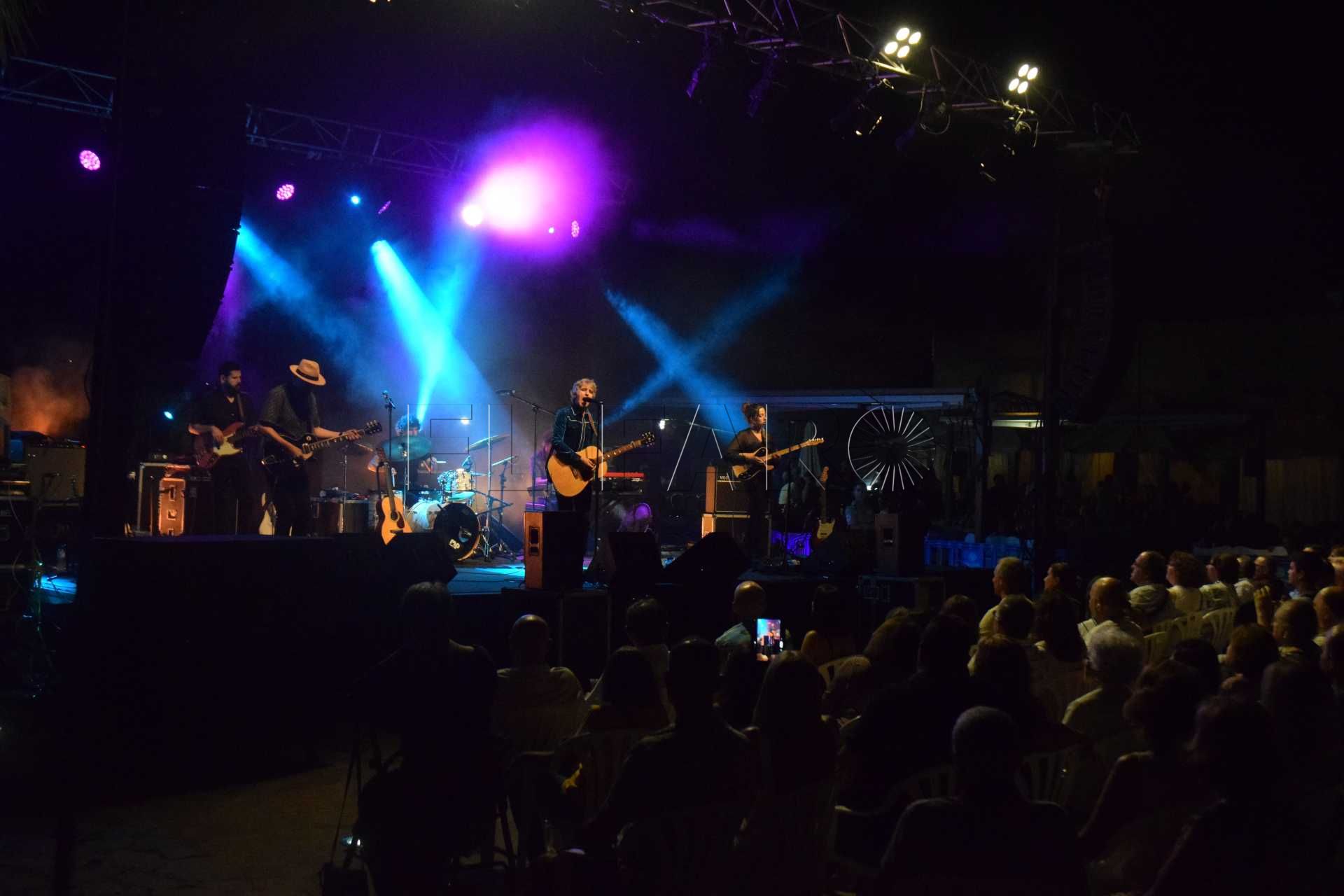Mikel Erentxun arrasa en Melilla con su nuevo álbum