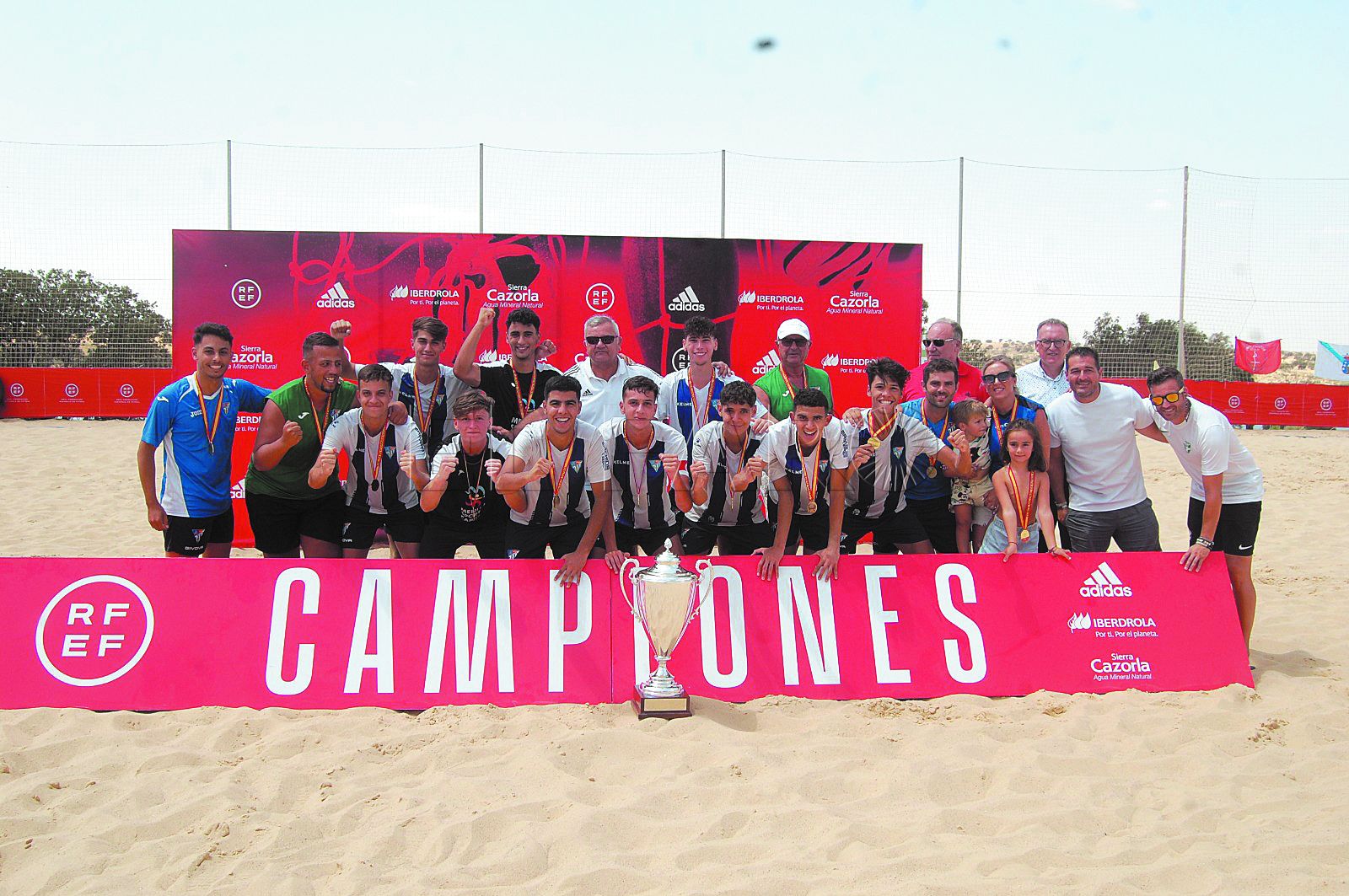 El Melilla CD, campeón juvenil, y la Unión Deportiva Melilla, subcampeón cadete, han dejado el pabellón de nuestra ciudad muy alto.