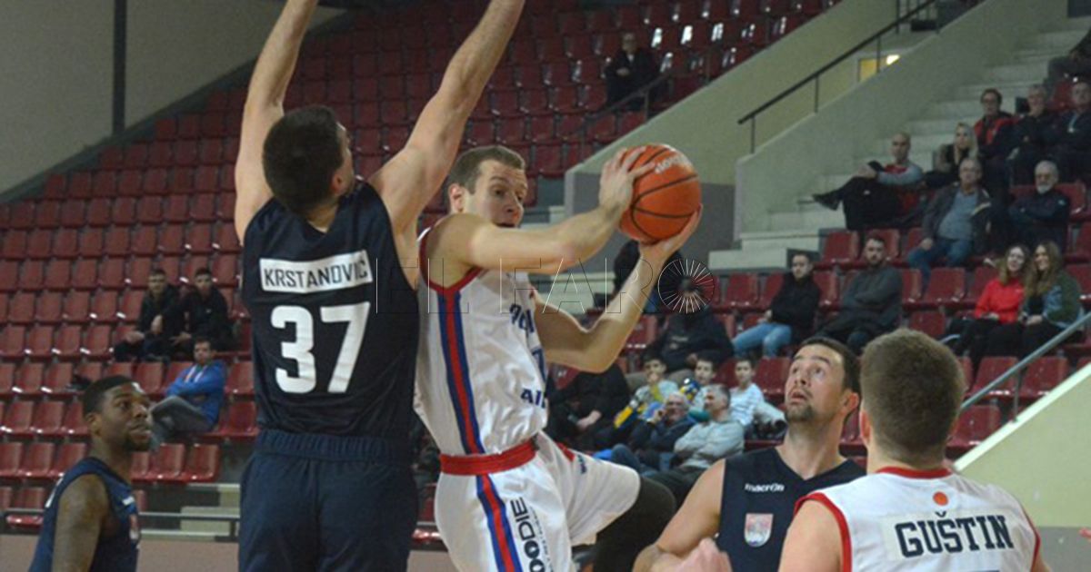 BUENA RECORTADA Matija Bilalovic firma por el Melilla Sport Capital Enrique Soler LEB Plata