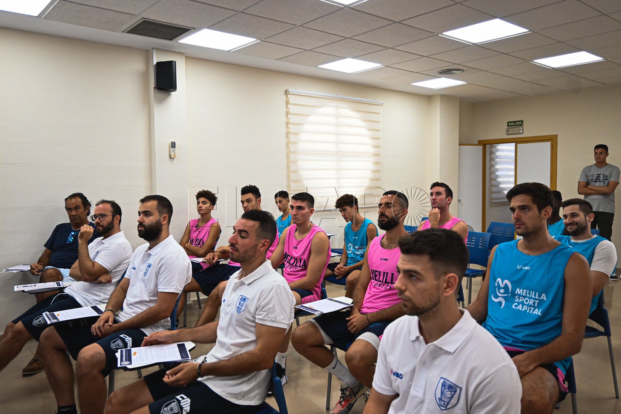 Fawhb8FXoAAHmJ1 Primera toma de contacto del Melilla Sport Capital con la pretemporada