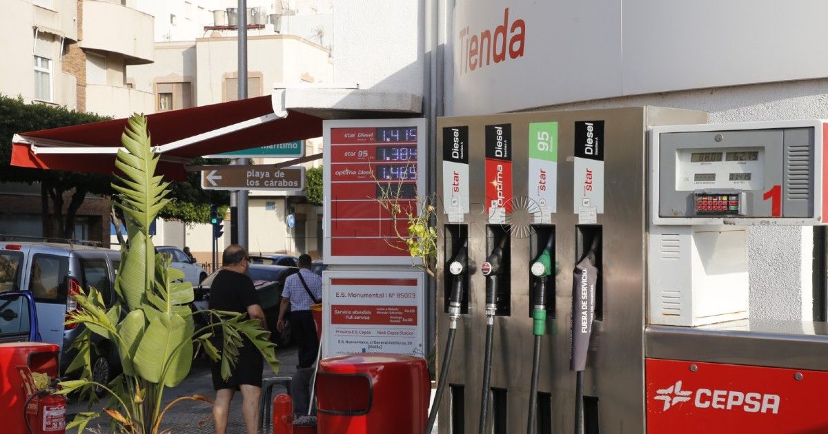 Gasolinera 1 La gasolina baja otros tres céntimos en Melilla, pero sólo en dos estaciones