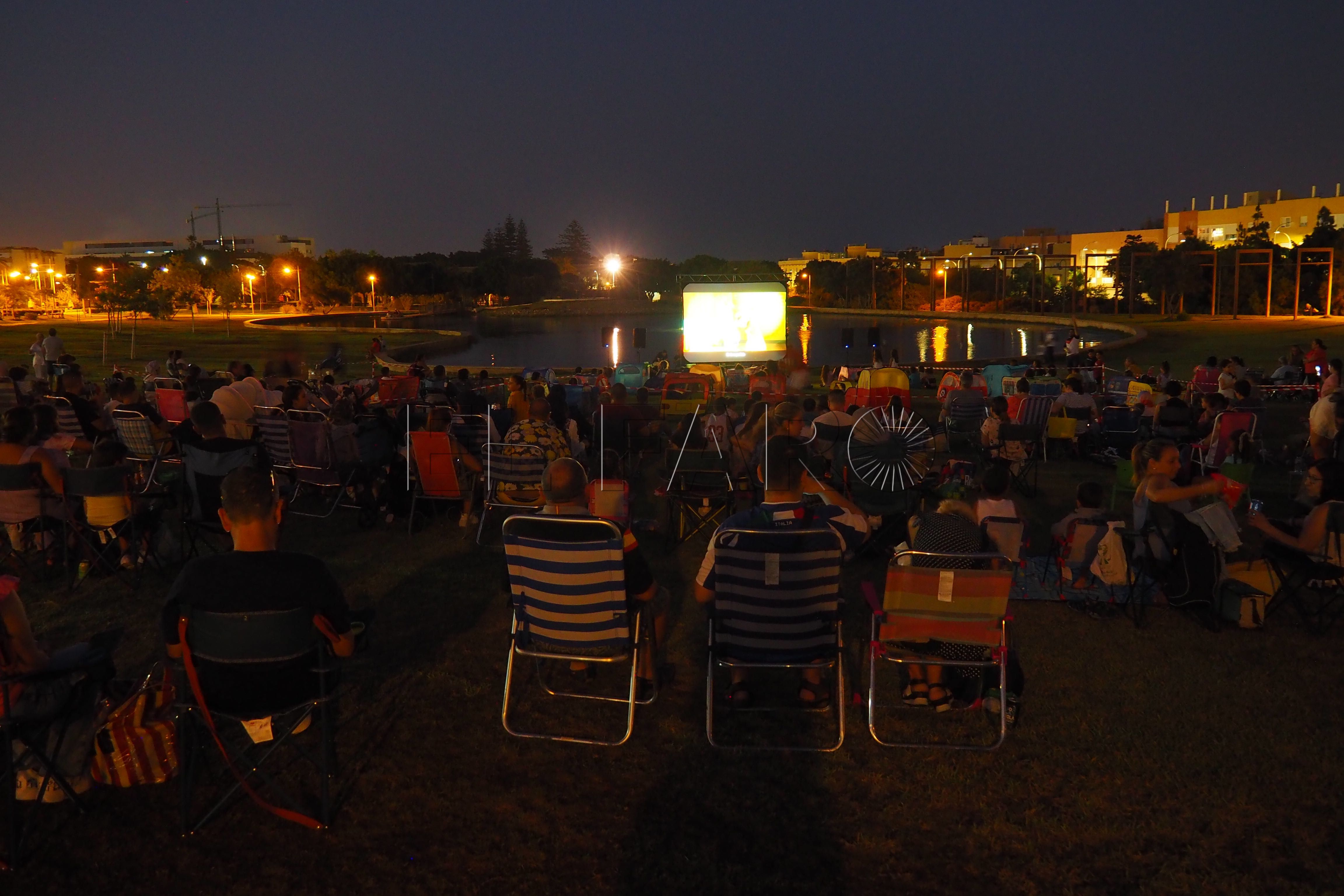 Cine al aire libre para pequeños y mayores